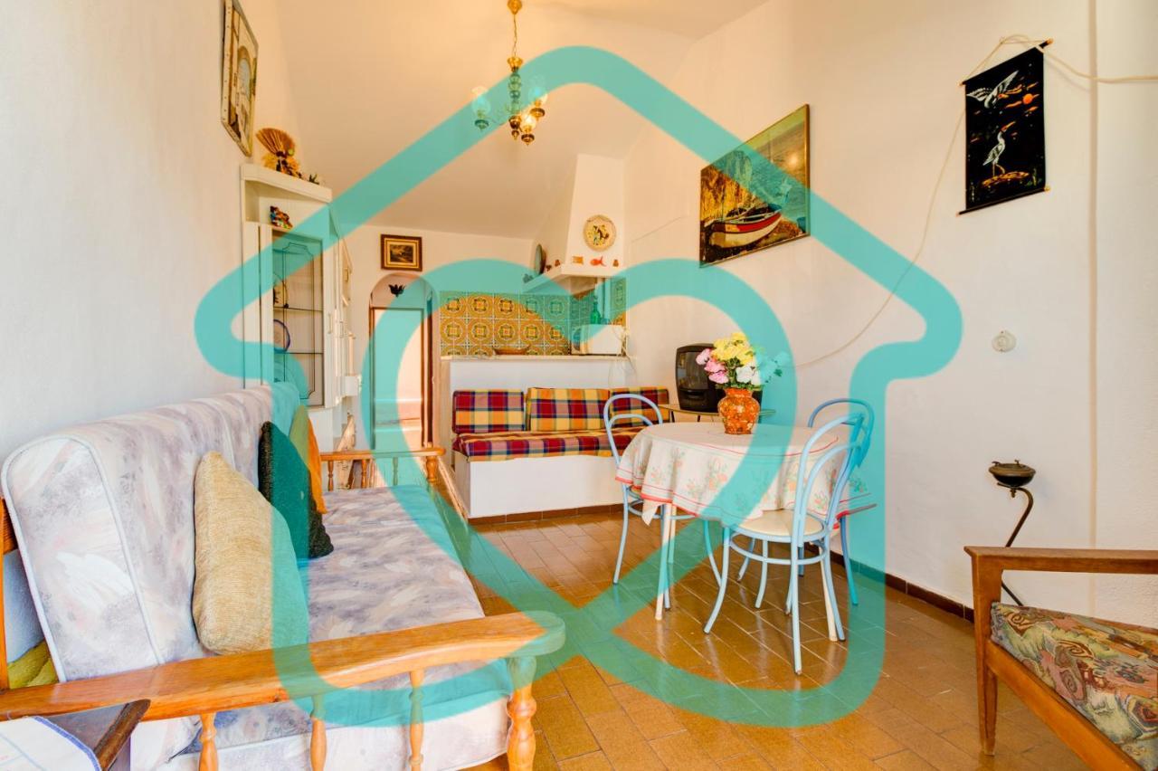 Villas2go2 Lisa *